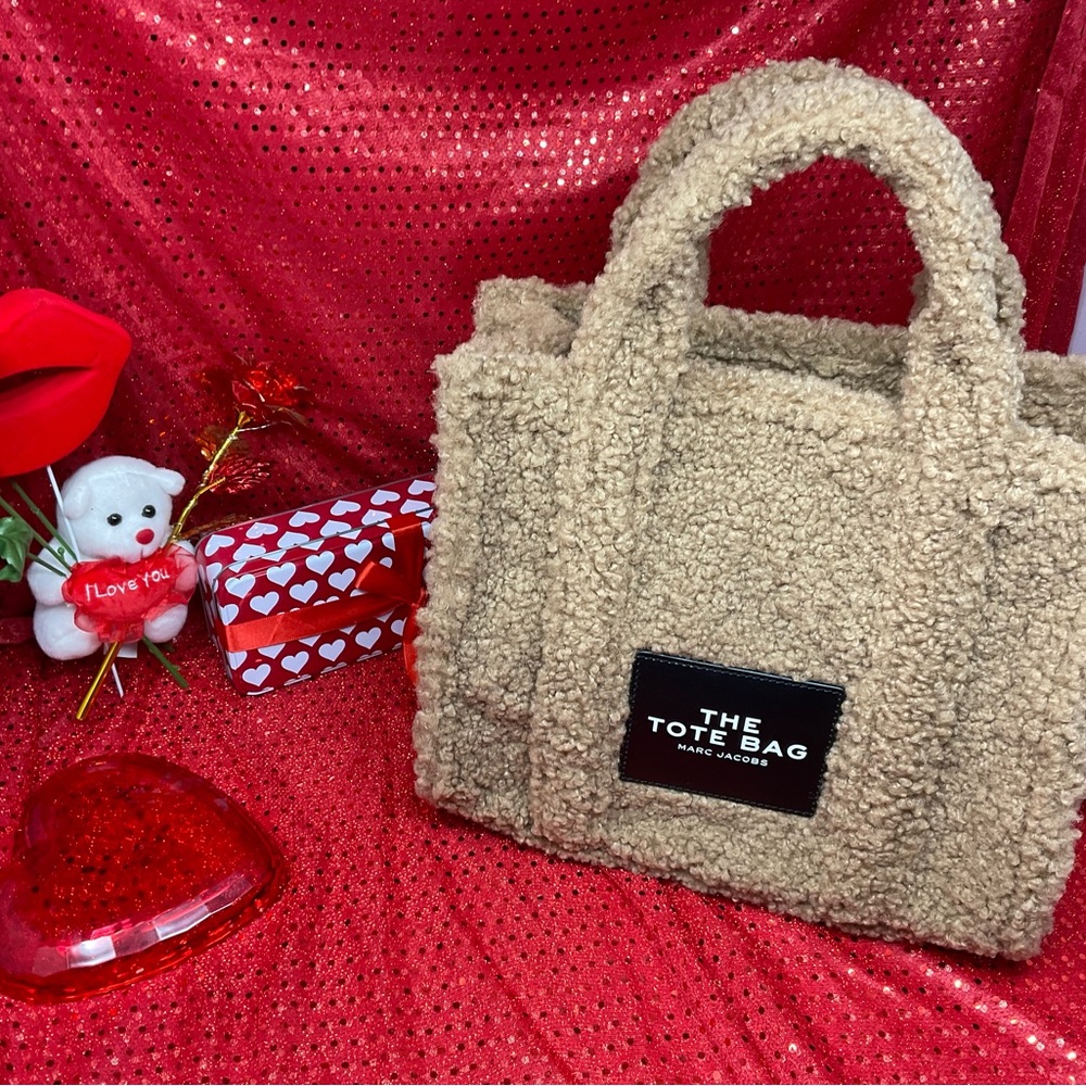 The tote bag
